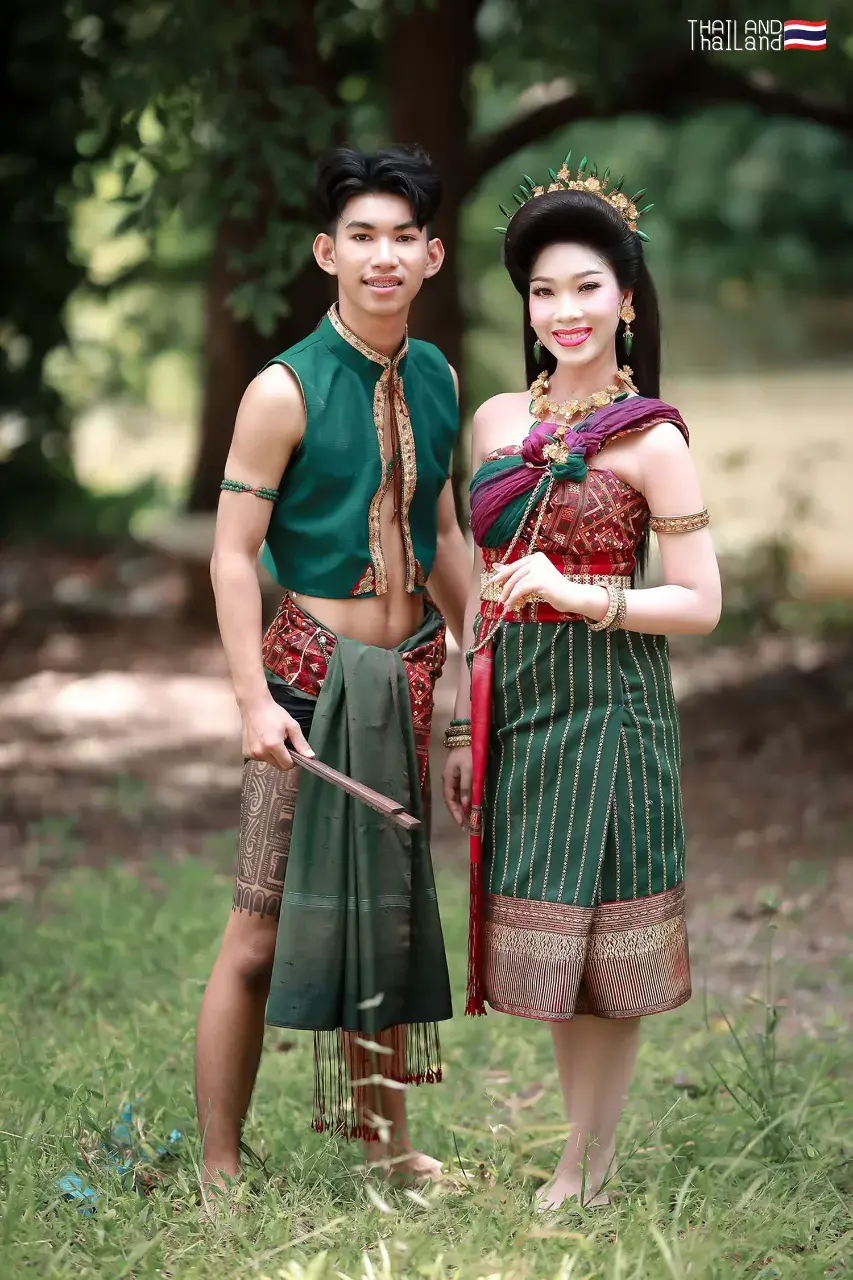 THAILAND 🇹🇭 | Nang Hai - Mak Kap Kaep: Isan Dance
