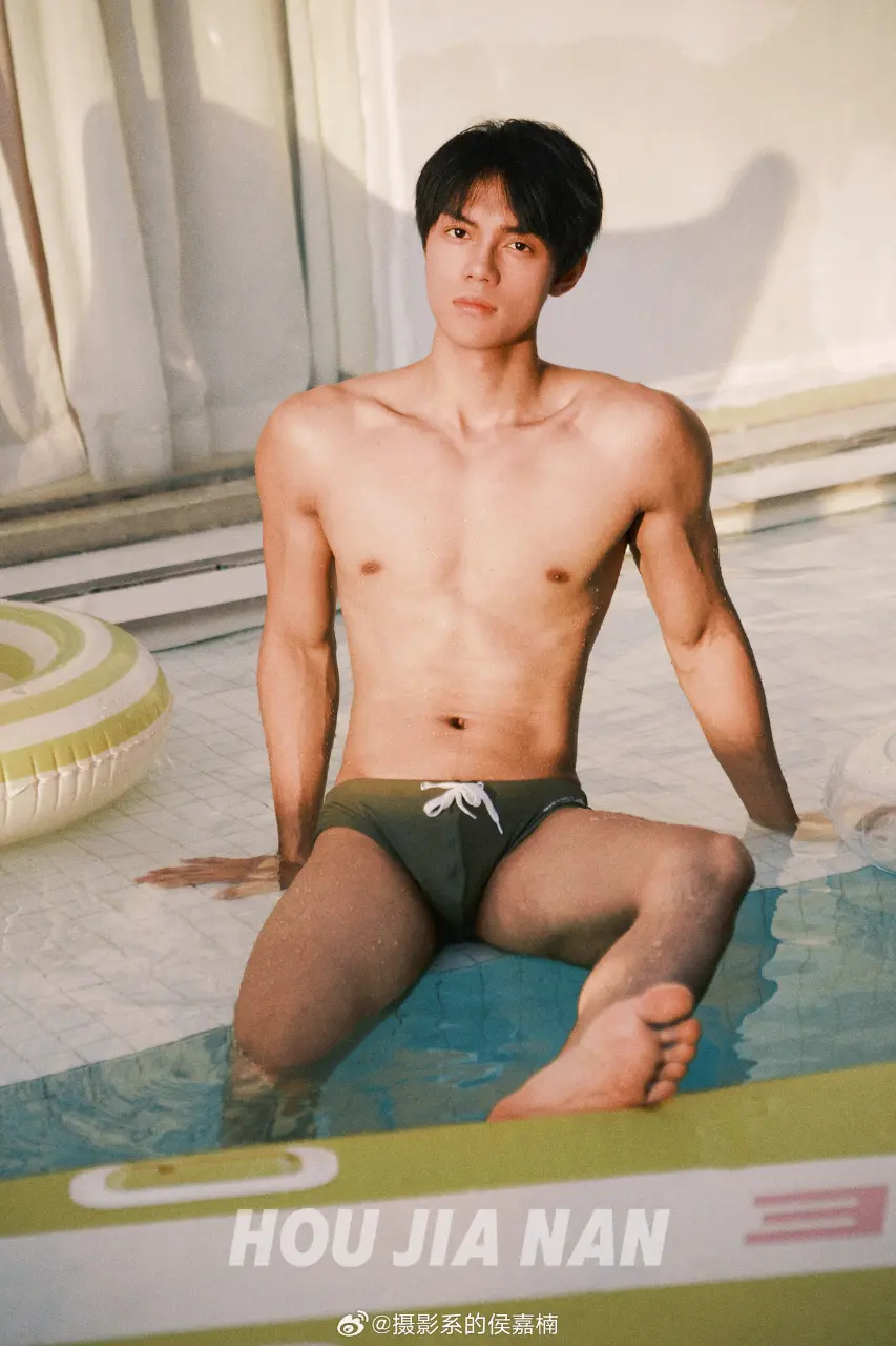 athletic guys : 夏天跟体育生最配了