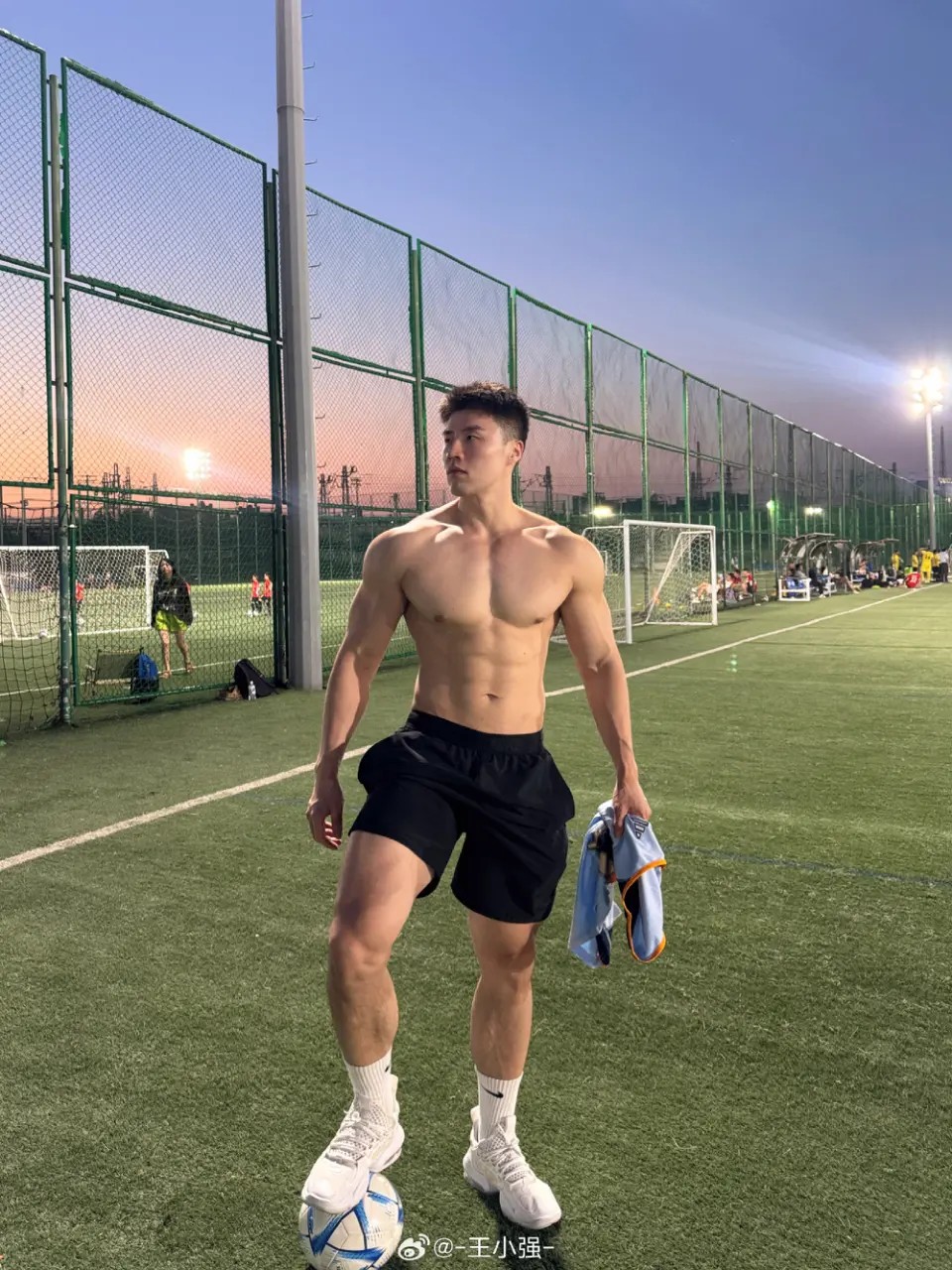 Cool guy : 王小强