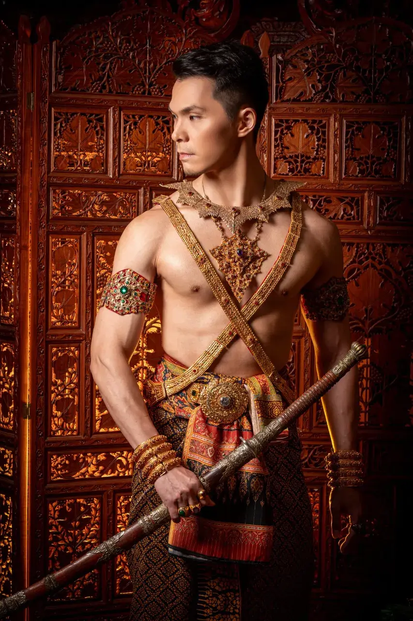 THAILAND 🇹🇭 | Thai Traditional Outfit