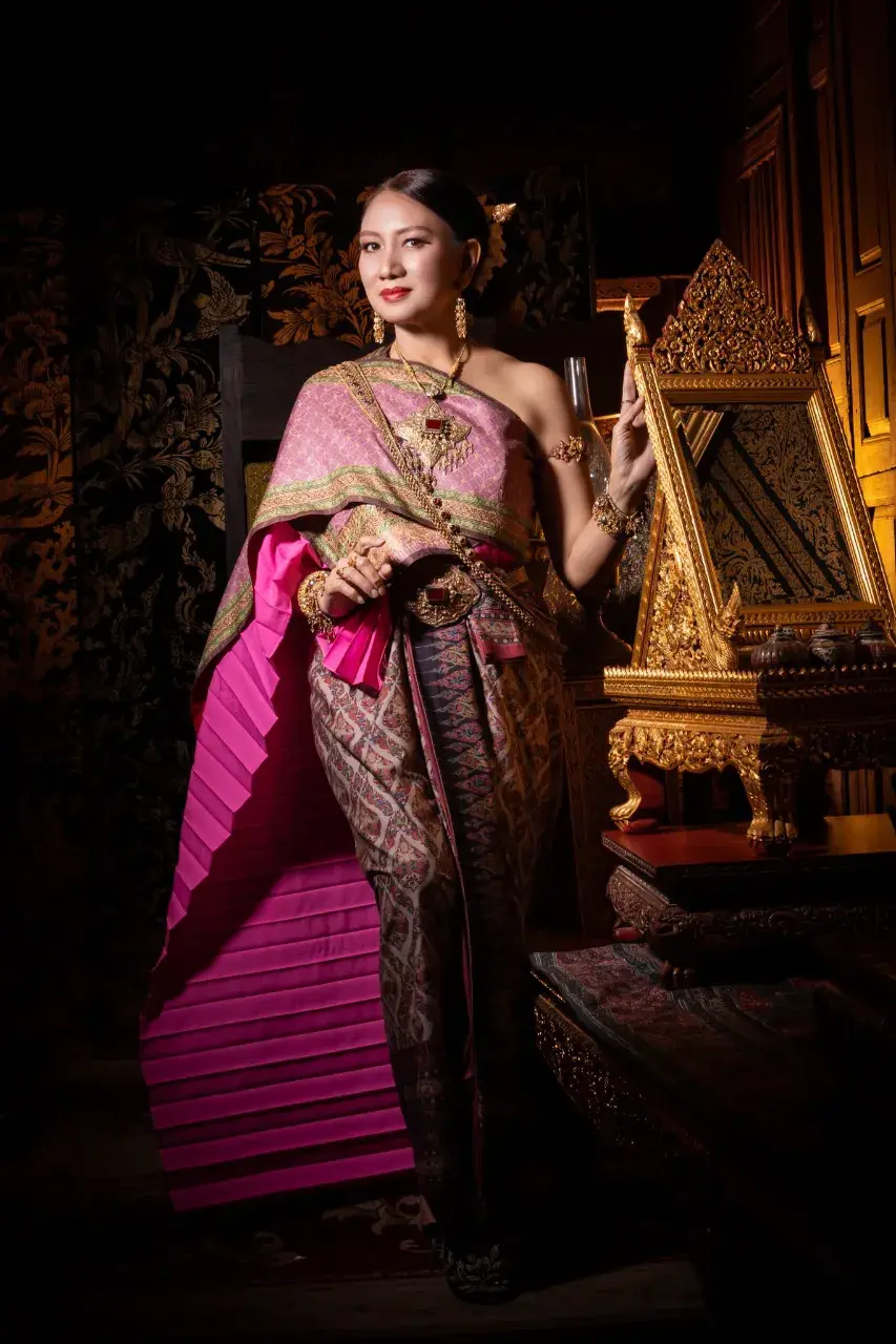 THAILAND 🇹🇭 | Thai Traditional Outfit