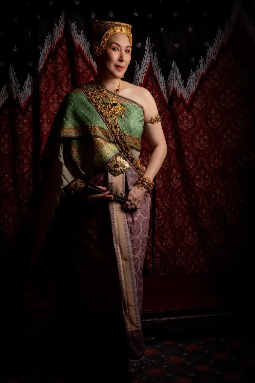 THAILAND 🇹🇭 | Thai Traditional Outfit