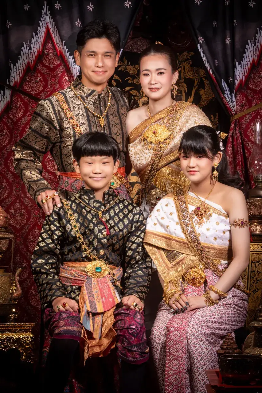THAILAND 🇹🇭 | Thai Traditional Outfit