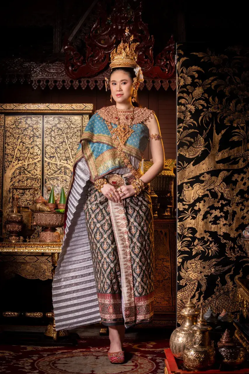THAILAND 🇹🇭 | Thai Traditional Outfit