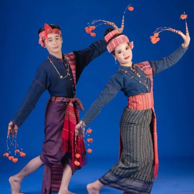 THAILAND 🇹🇭 | ฟ้อนโก๋ยมือ - Fon Koi Mue: Isan Dance