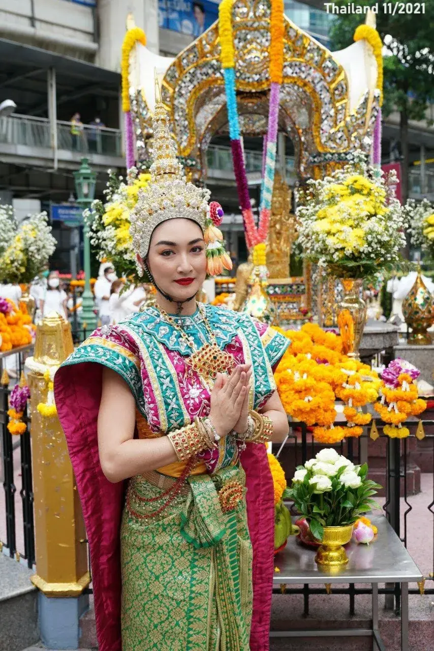 Pancake Khemanit Performs Thai Classical Dance 🇹🇭