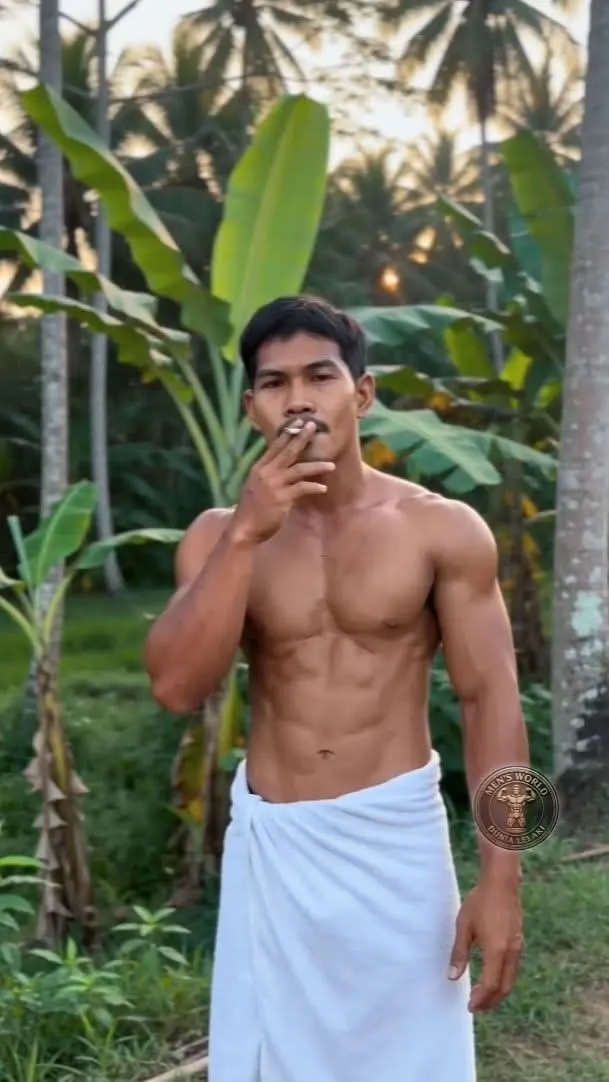 หนุ่มหล่อๆร่างล่ำๆAi