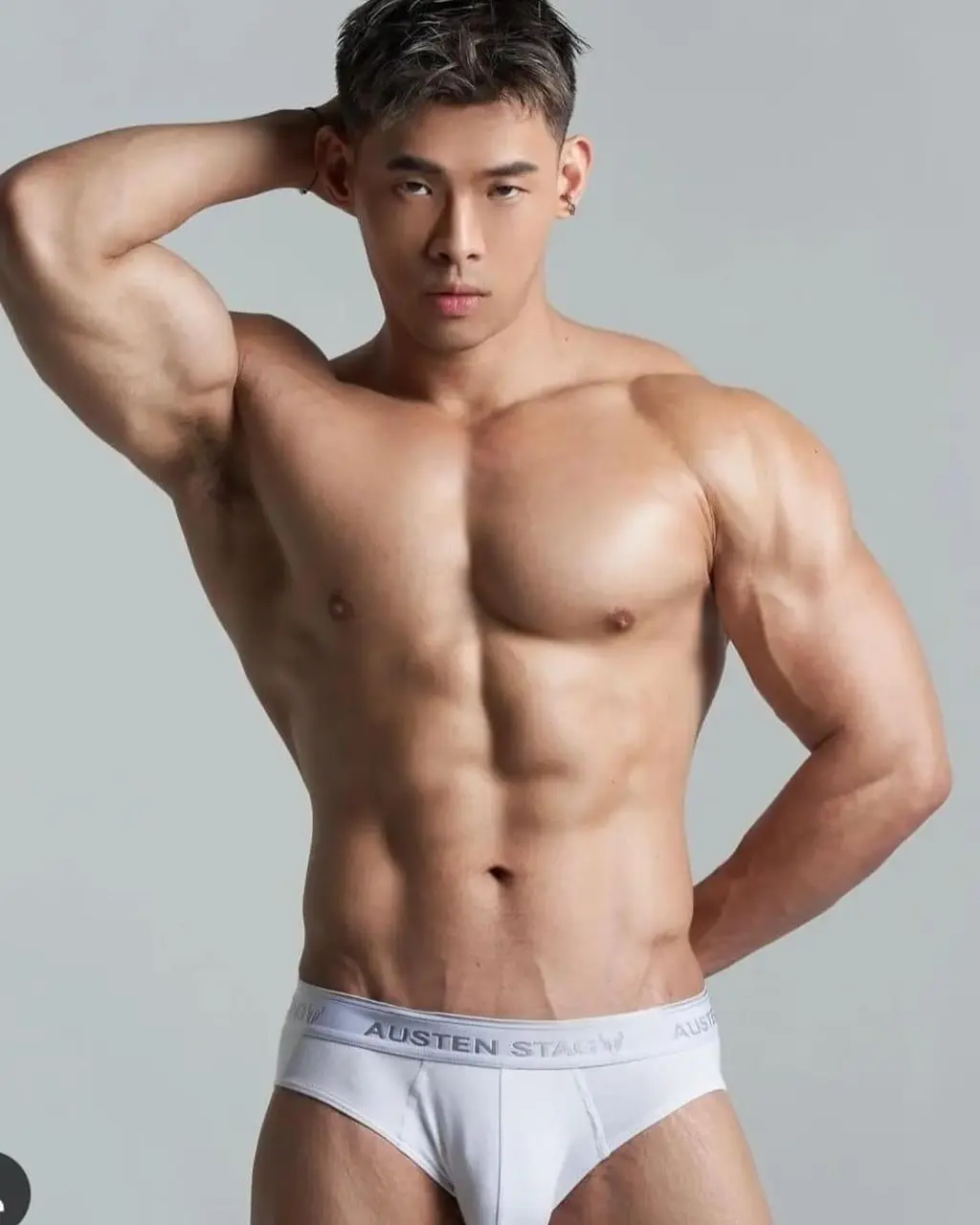 Personal Trainer and Dancer : Hugo Tang