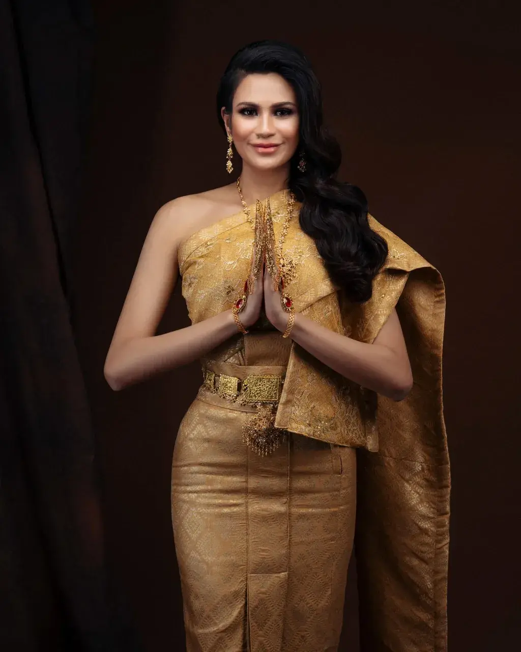 Malaysian Model in Thai Dress 🇲🇾🇹🇭