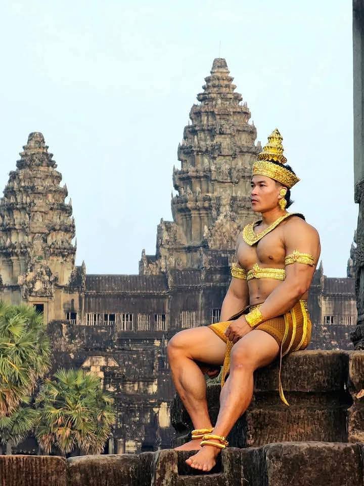 หนุ่มเขมร กับรูปร่างของเขา
