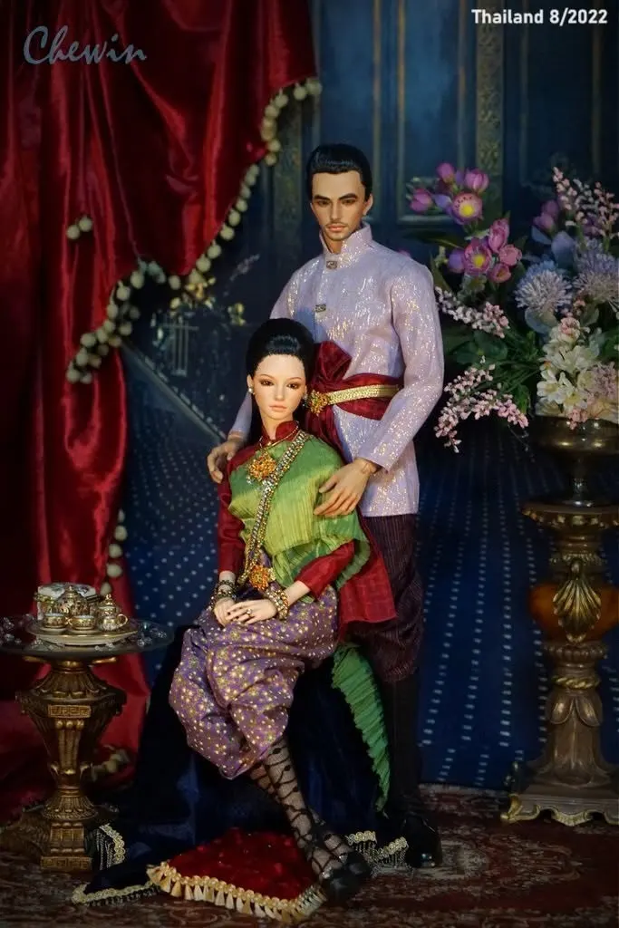 Dolls in Traditional Thai Attire 🇹🇭