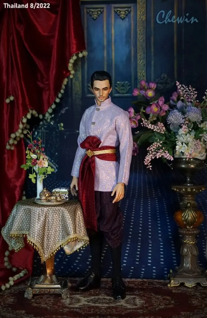 Dolls in Traditional Thai Attire 🇹🇭