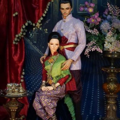 Dolls in Traditional Thai Attire 🇹🇭