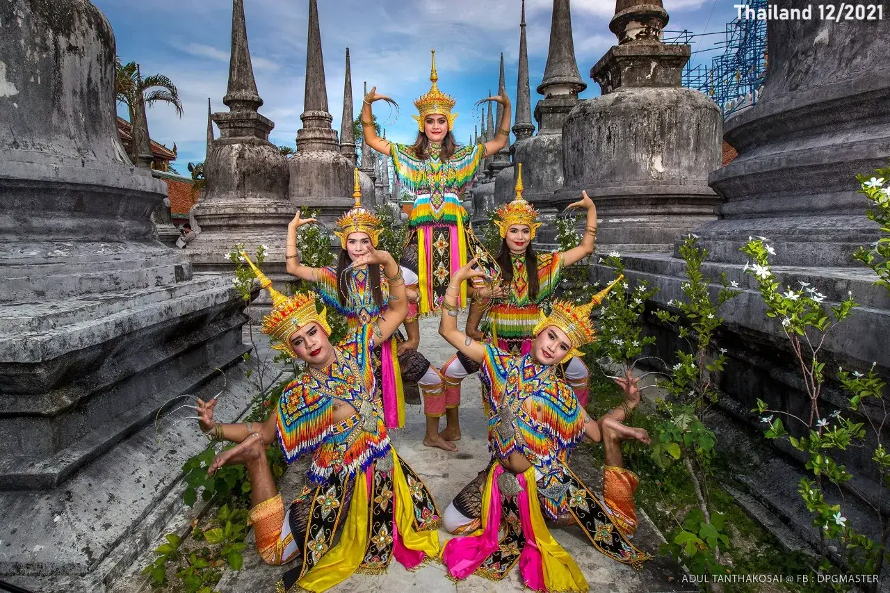 Nora Dance at Wat Phra Mahathat 🇹🇭