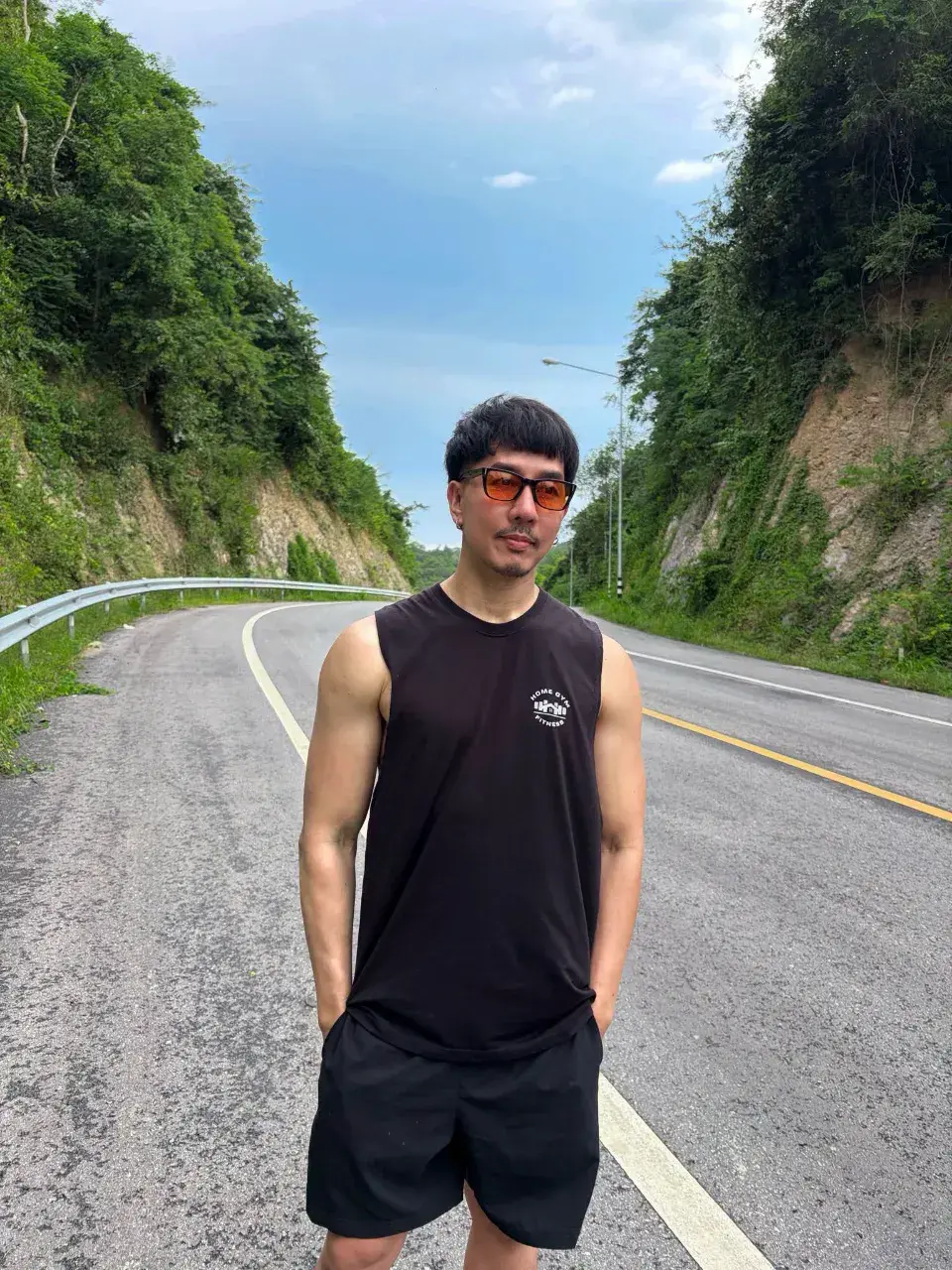 หนุ่มไทยกับรูปร่างของเขา