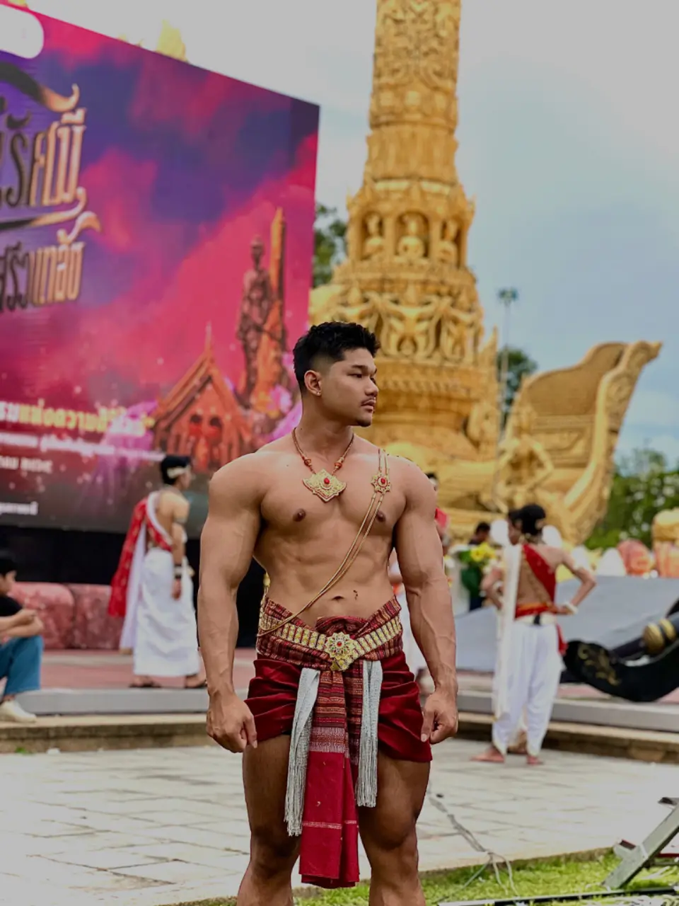 Physique Athlete & Personal Trainer : Aphiwat Srirwat