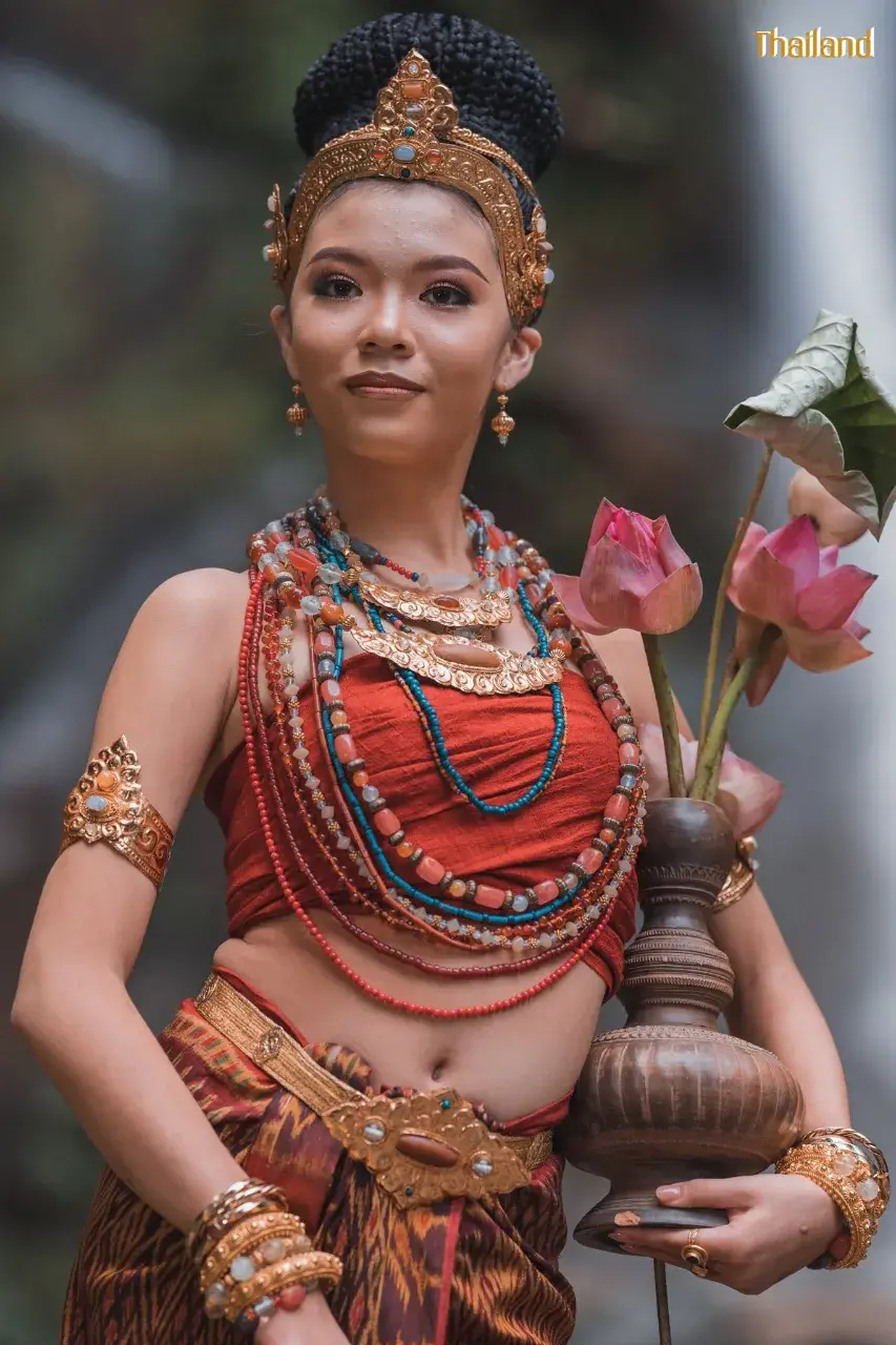 Girl in Dvaravati Costume 🇹🇭