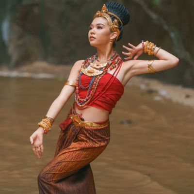 Girl in Dvaravati Costume 🇹🇭