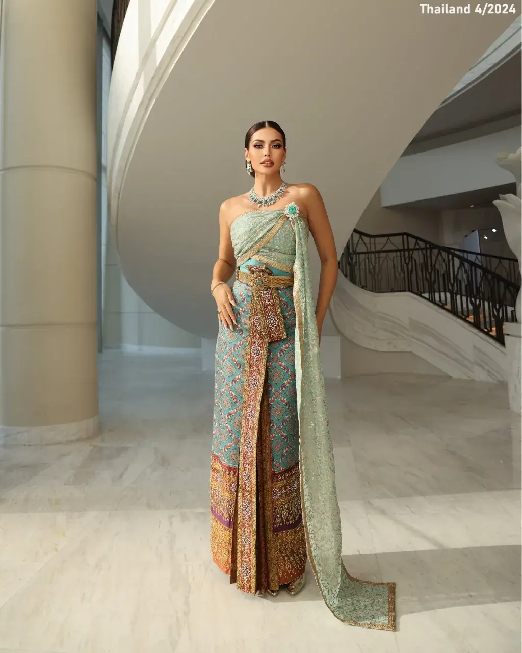 Annatonia Porsild in Applied Thai Traditional Dress 🇹🇭