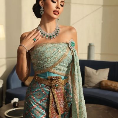 Annatonia Porsild in Applied Thai Traditional Dress 🇹🇭