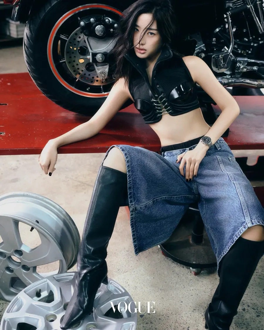ตู-ต้นตะวัน @ VOGUE Thailand October 2026