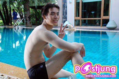 แถมพระเอกจร้า