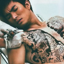 มาดูการสักแบบเท่ห์ ๆ กัน