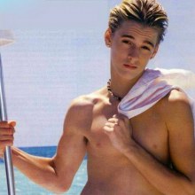 คิดว่า Aaron Carter  โตเป็นหนุ่มแล้วหล่อไหม