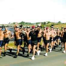 เอาทหารมาให้ดู