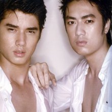 เลือกใครดี