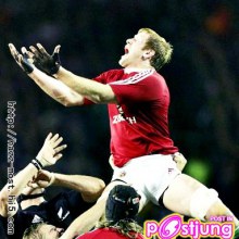 มาดู๊ มาดู นักฟุตบอลกัน ______.