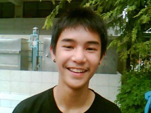 อาร์ตี้  ธนฉัตร