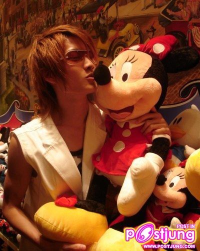 i wish i could be this MNNE MOUSE !! ^^