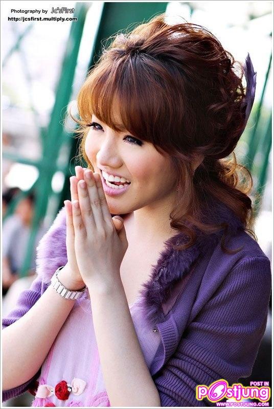 สวัสดีอย่างไทยๆ พร้อมรอยยิ้ม อย่างคิขุ