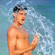 บั้นท้าย.............