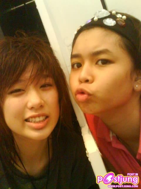 รูปนี้ถ่ายกับพี่สาวชื่อพี่กิ่ง