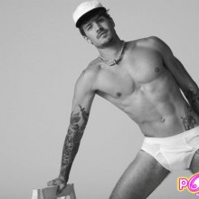 MOdel เอาปืนจ้อง จะยิง “ตรงนั้น”