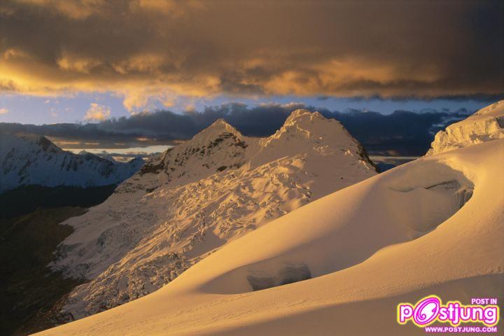 Sunset on Chinchey Massif, Cordillera Bl