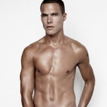 shirtless Justin Manni