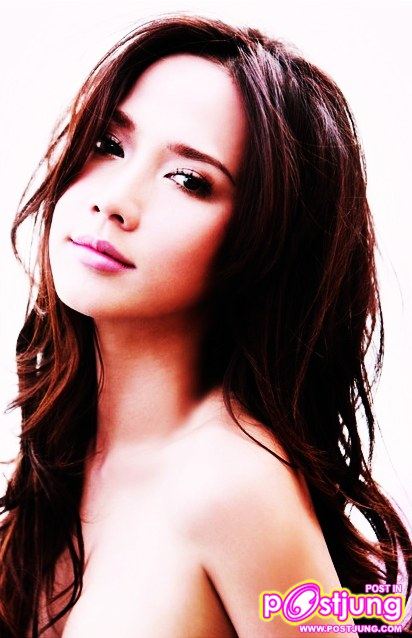 สง่าดังหงษ์สวยดังพระจันทร์แย้ม