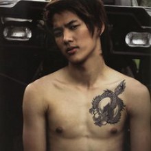 หนุ่มหล่อแบบว่าลากไส้ไรงี้