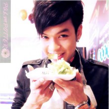 มีคำเดียวจะบอกเค้าว่ารักมากมาย อิอิ