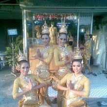 เต้นงานวันพ่อ พระบารมีล้นฟ้า