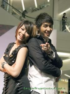 คู่พี่น้องสุดน่ารัก