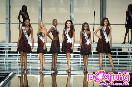 เดินอวดโฉมให้กรรมการคัดเลือก15 คนสุดท้าย