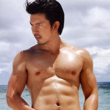 จี๊ด...พระเอก..