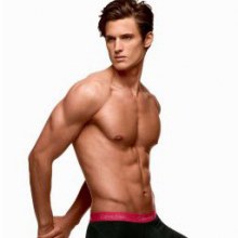 Garrett Neff นายแบบ Calvin Klein 