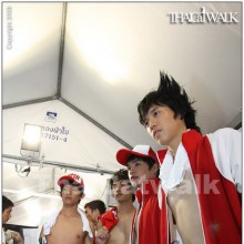 มาดุ..หนุ่มหน้าใสเดินแบบ..ทั้งเบื้องหน้าเบื้องหลัง