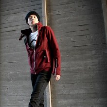 เสื้อผ้าแบนด์อะไรอ่ าา า?   เท่ห์สุดๆๆ โดยเฉพาะนายแบบ : }