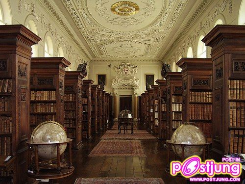 Queen’s College Library Oxford